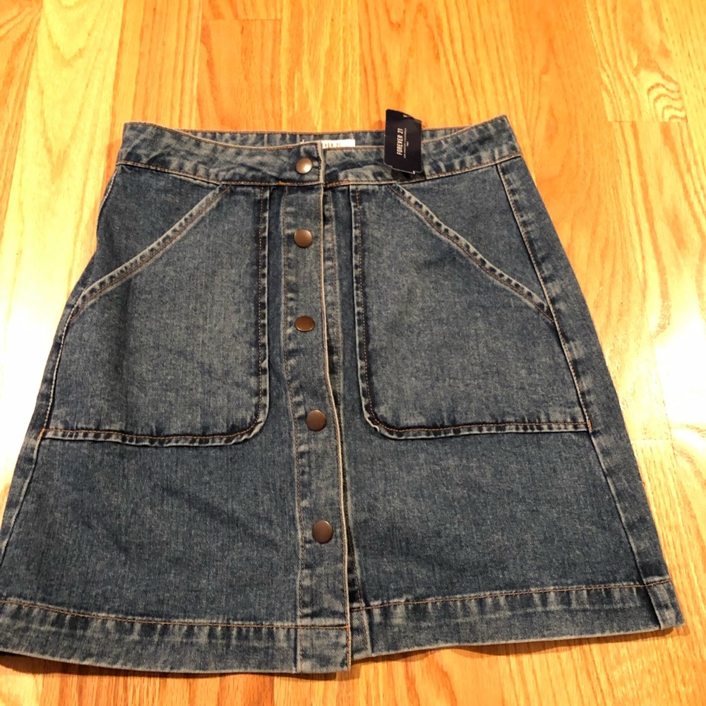 Forever 21 Button Up Jean Skirt Size 29 NWT